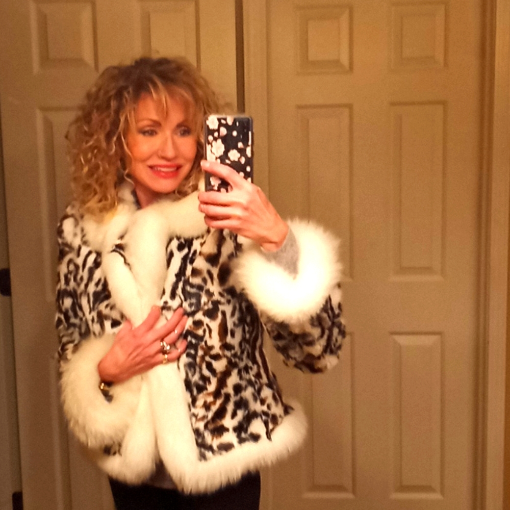 ❤💞💋 Bloomingdale's Fox and rabbit jacket size sm